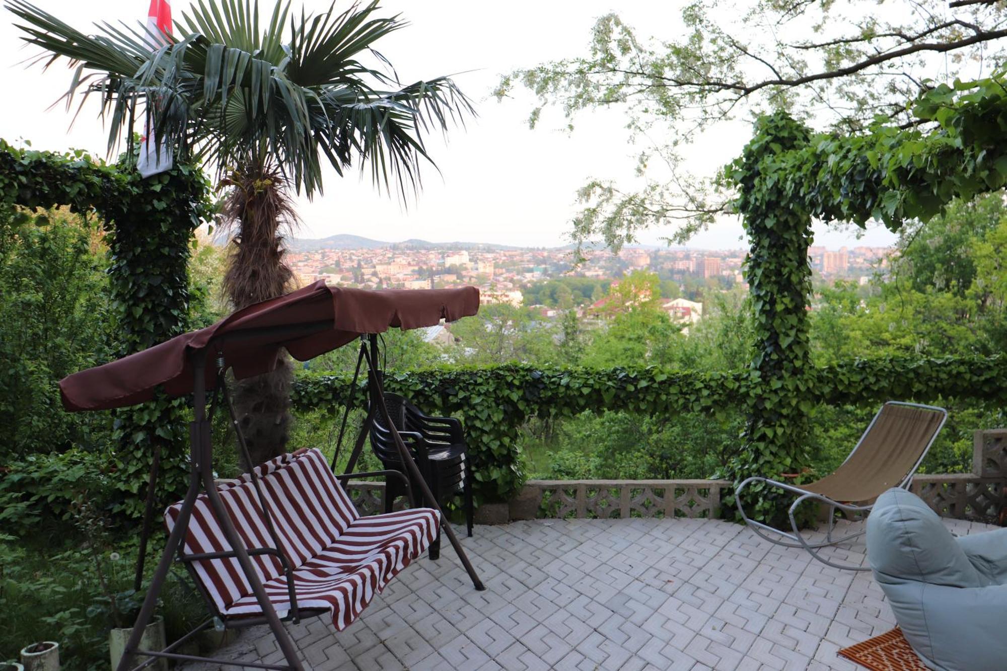 קוטאיסי Picnic Hostel מראה חיצוני תמונה