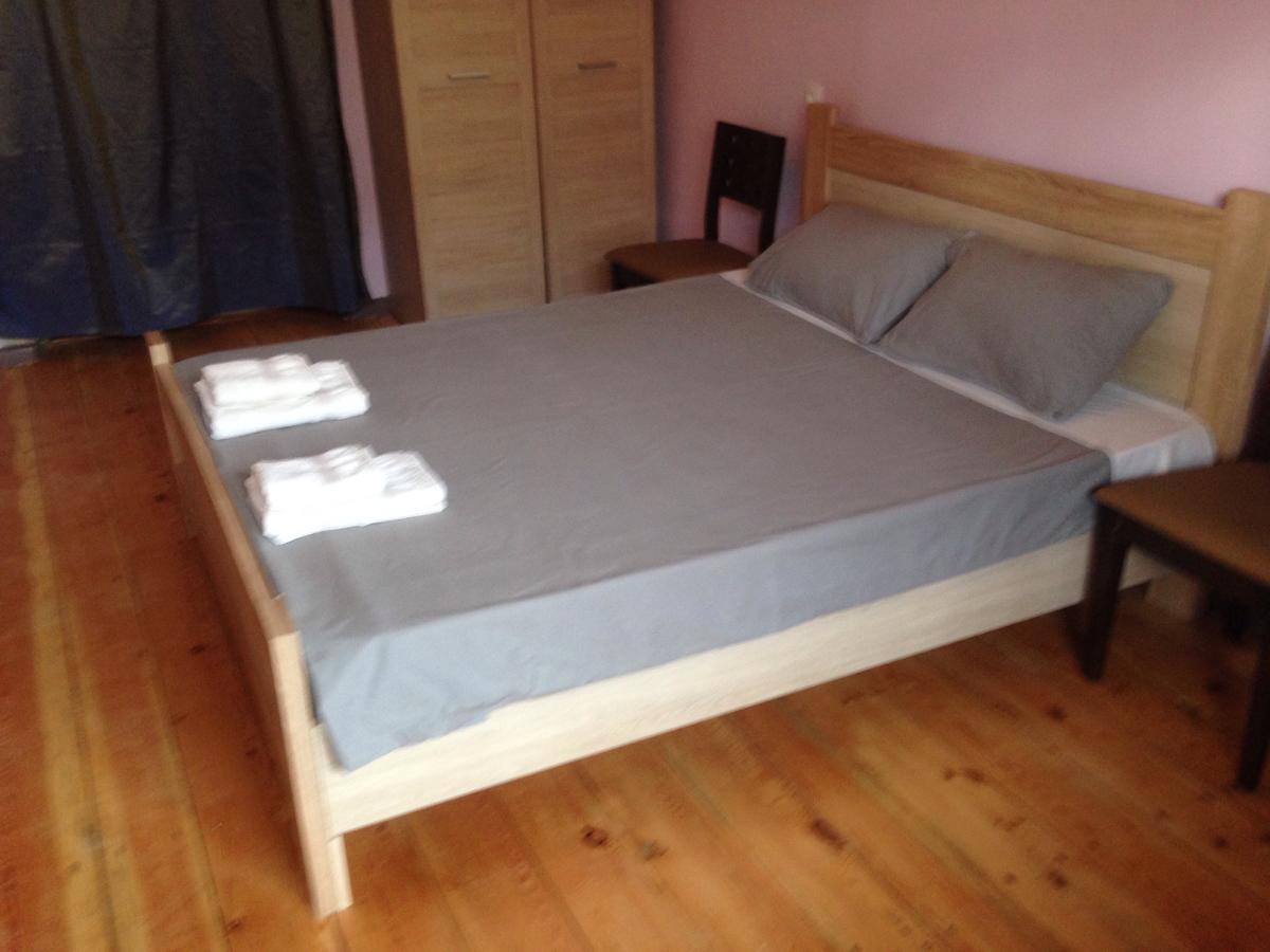 קוטאיסי Picnic Hostel מראה חיצוני תמונה